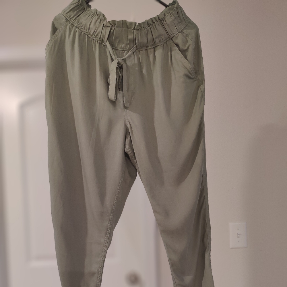 SO Sage Green Ankle Cropped Pants with Elastic Waistband